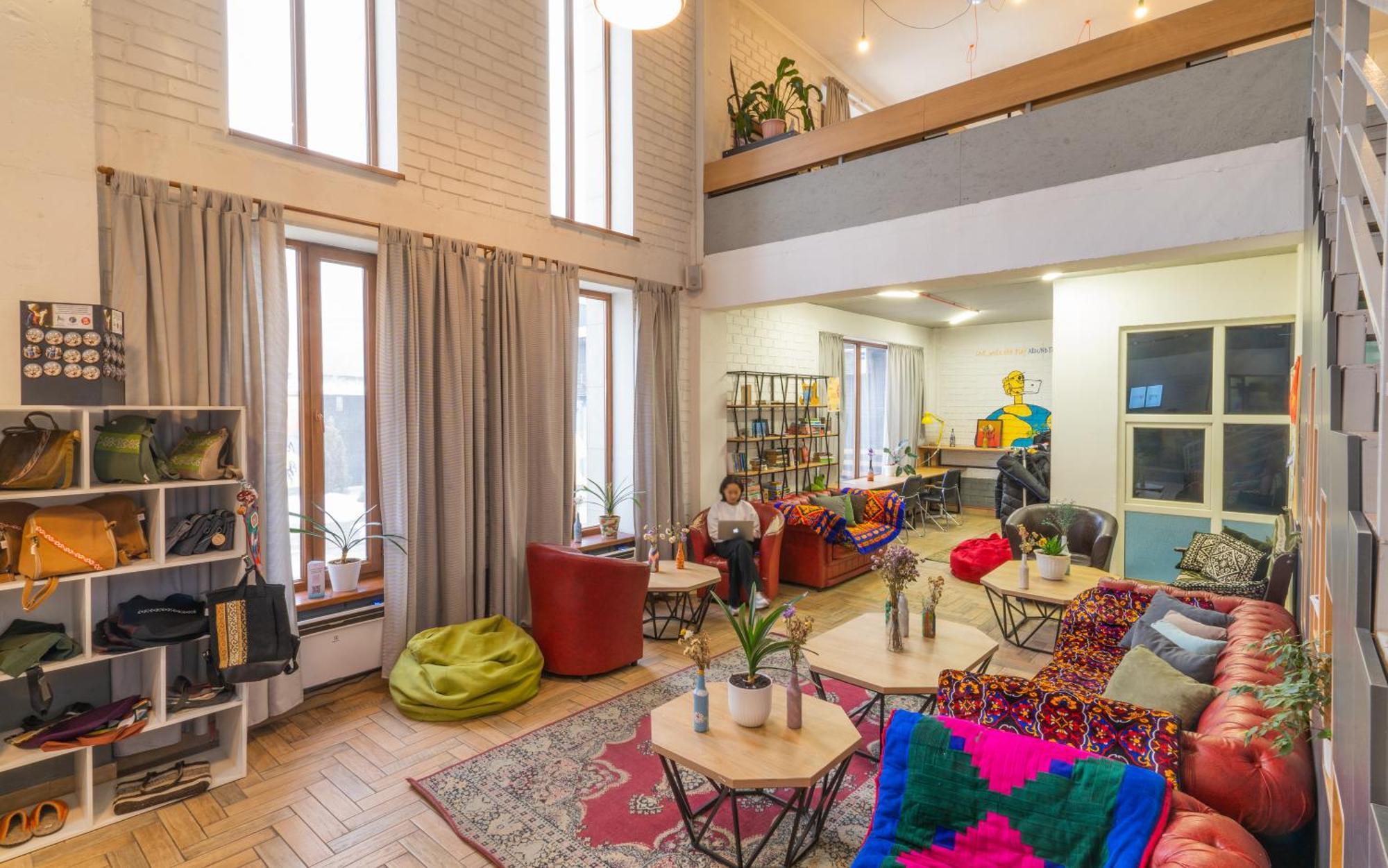 Ololofreelander Hostel&Coworking Bisjkek Eksteriør billede